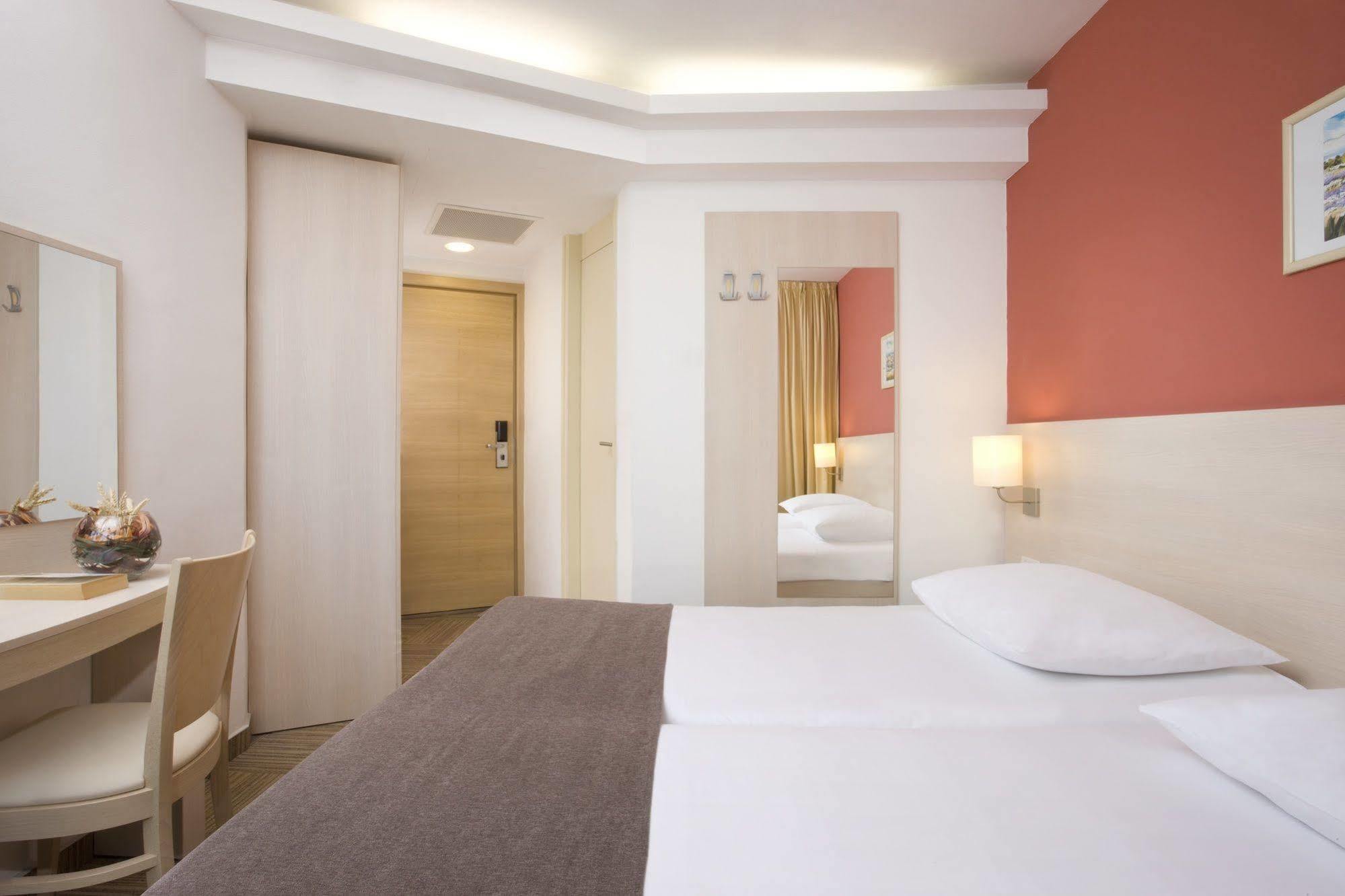 Sunny By Valamar, Ex Crystal Hotel Porec